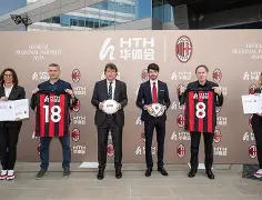 开云体育官网-包含关键时刻德国杯传出新动向，AC米兰官宣签约，管理层表态——目标明确，心理建设被强调的词条