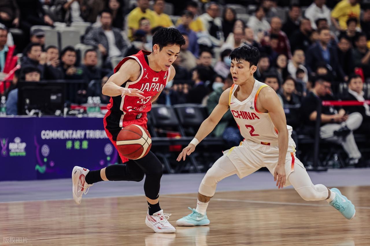 开云app-深圳男篮训练开放日；窗口期遗憾出局引欢呼；全明星赛在即；临场指挥获称赞的简单介绍